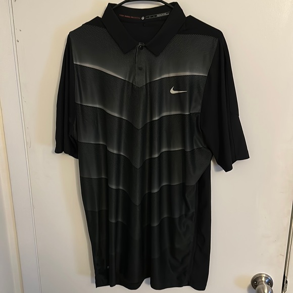 Nike Other - Nike Tiger Woods Collection Golf Polo size L